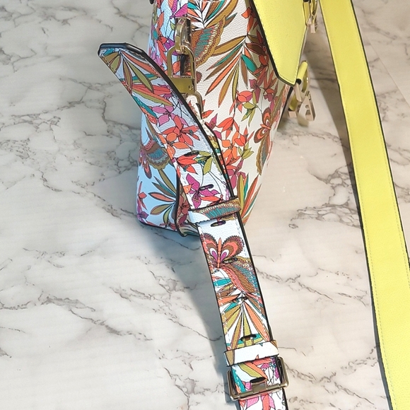 NWOT Trina Turk vegan leather butterfly and floral print handbag - Picture 6 of 12